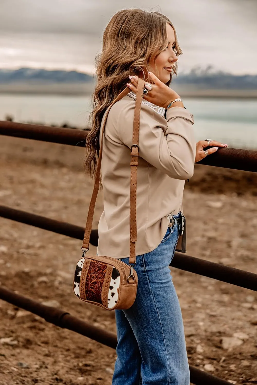 Montana West Cow Print Crossbody Bags for Women Western Tooled Crossbody Purses with Built in Card Holder